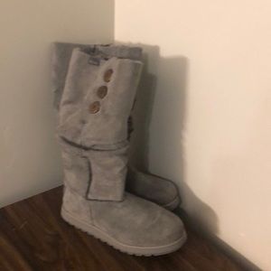 Sketchers 3 button below knee boots size 8.5